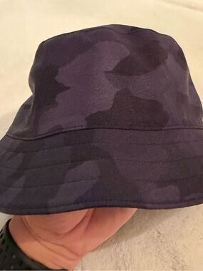 lululemon Reversible Black and Grey Camo/Black Bucket Hat